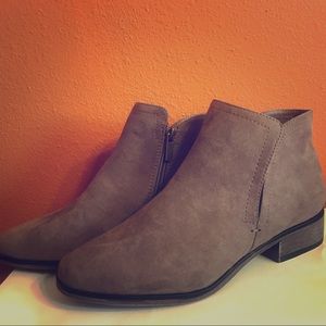 New! Tan suede booties